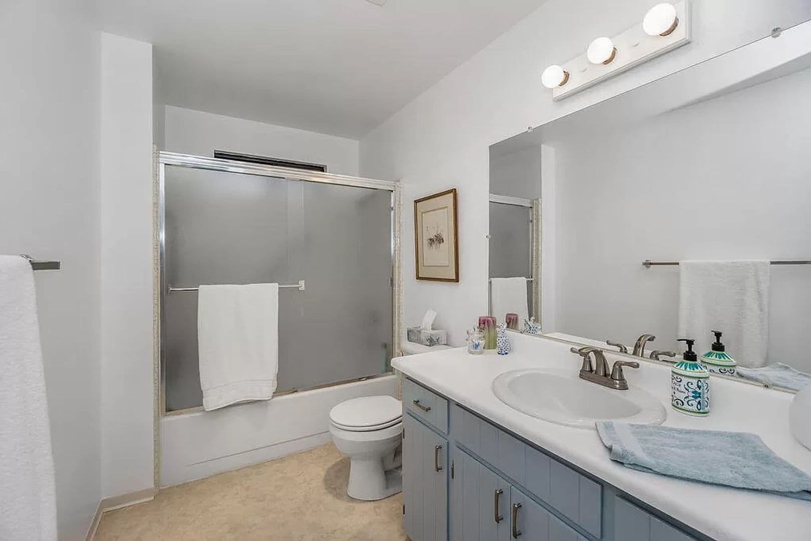 Ashland House: 163 E Hersey St