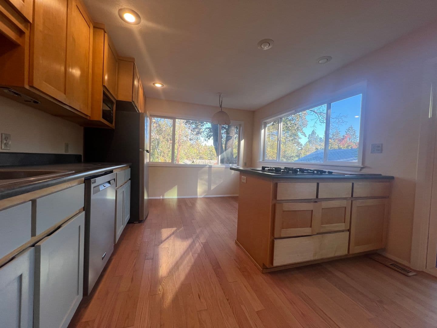 Ashland House: 840 Harmony Lane