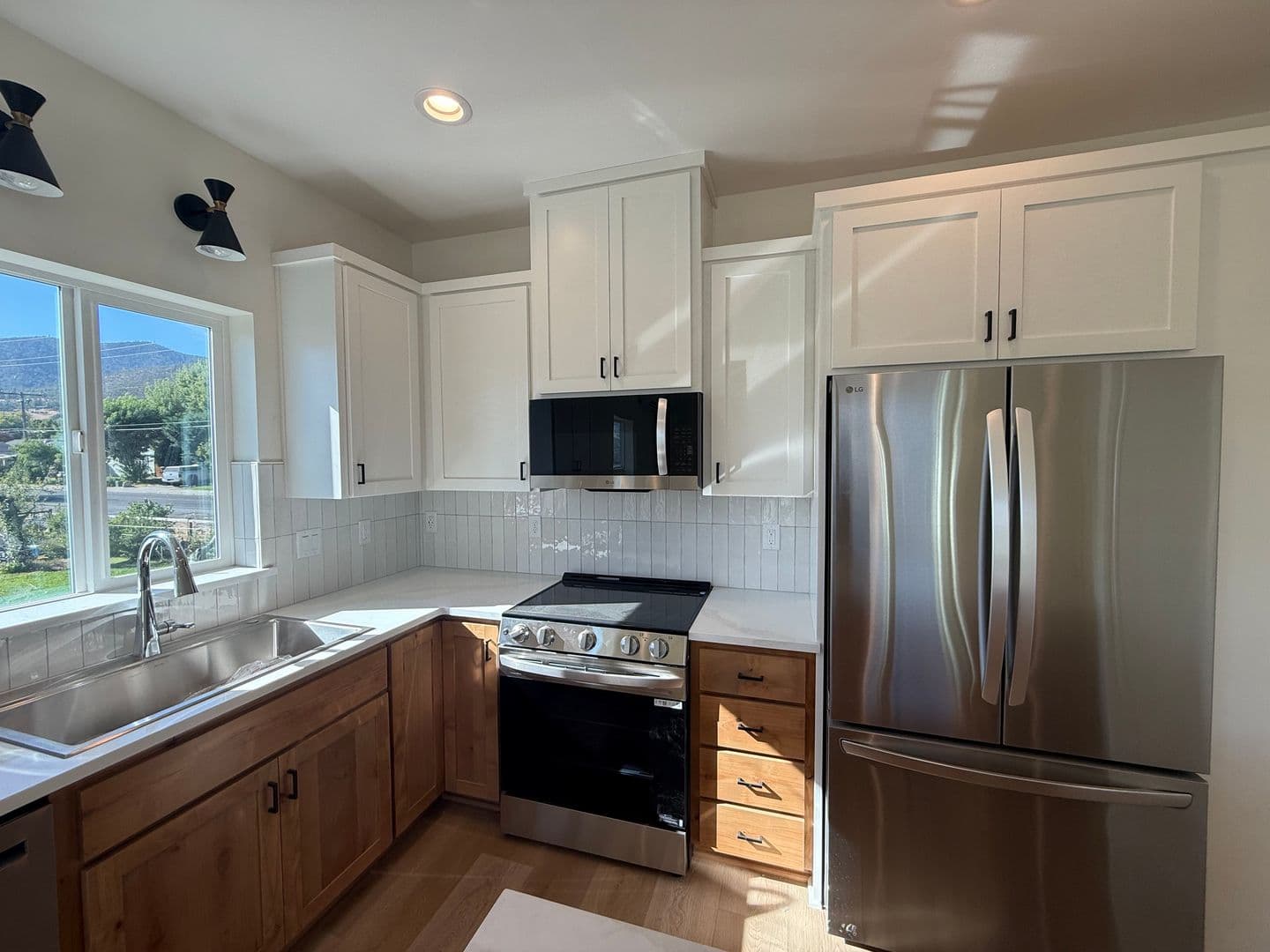 Talent Apartment: 615 Talent Ave. A