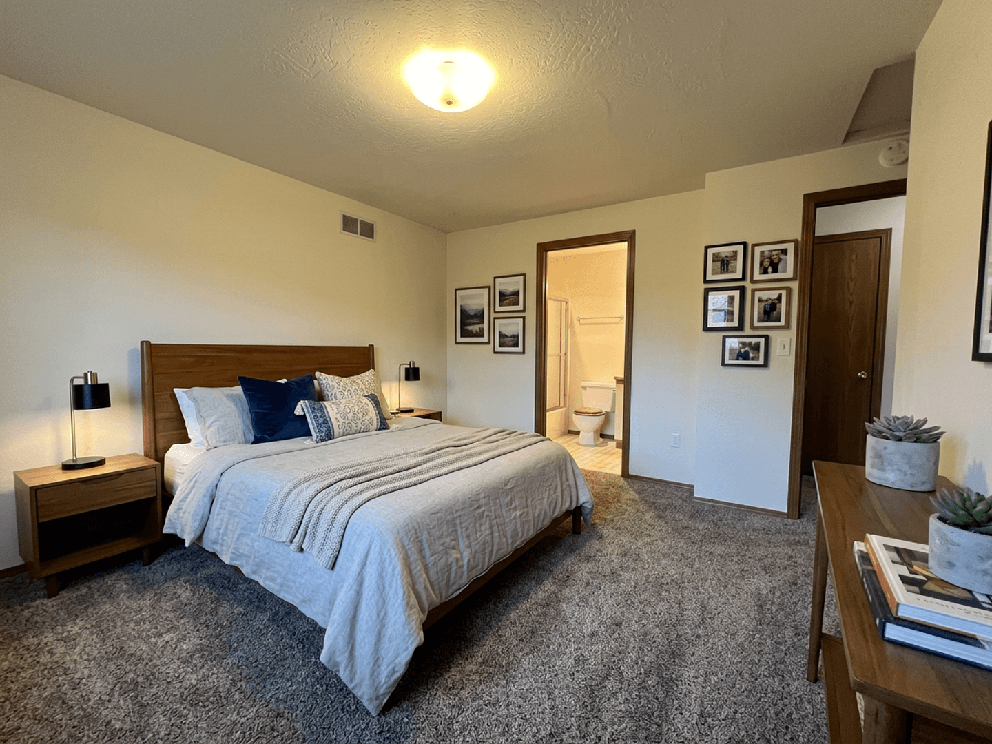 Ashland House: 250 Sheridan St