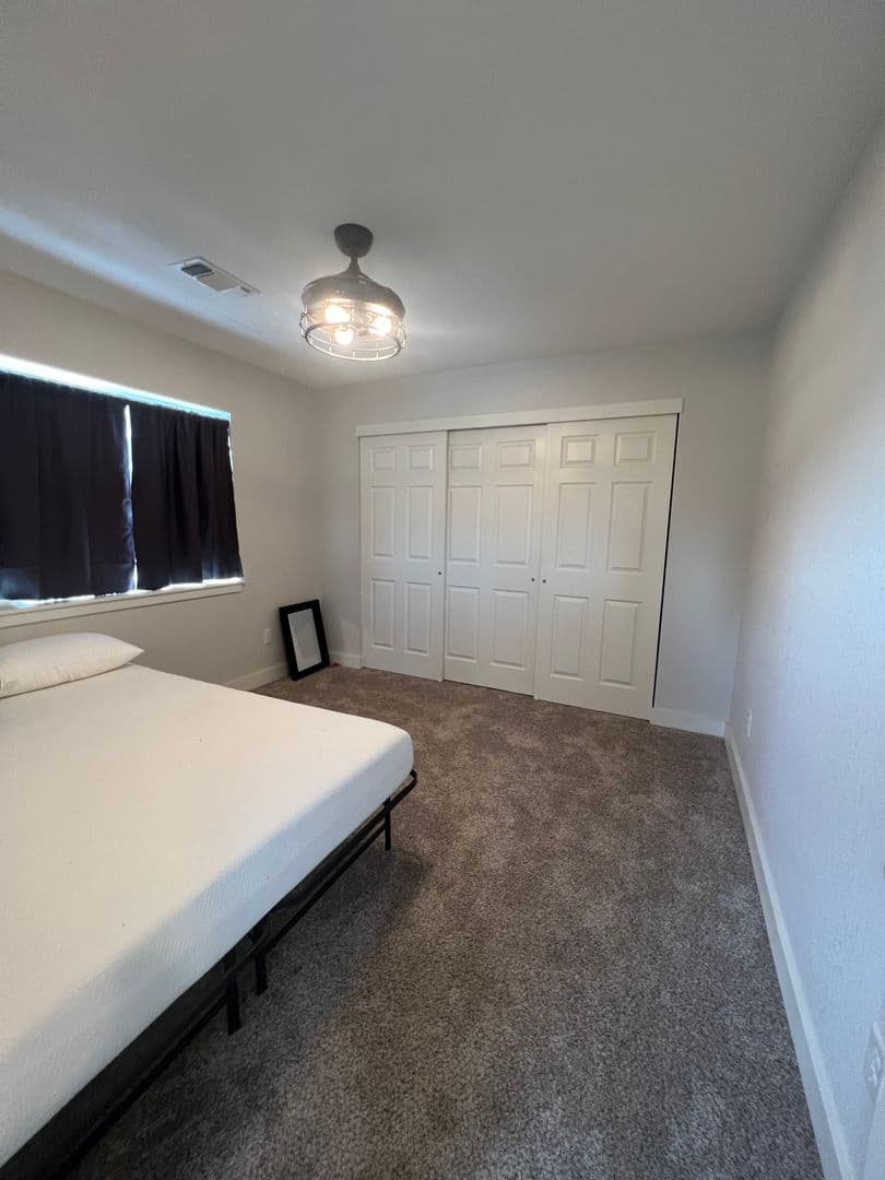 Ashland Apartment: 878 Siskiyou Blvd