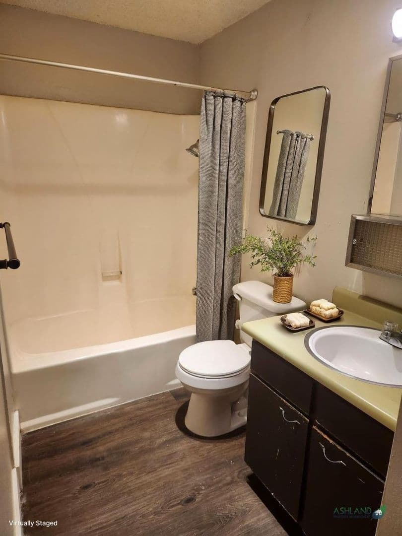 Medford Apartment: 230 Beatty St #2