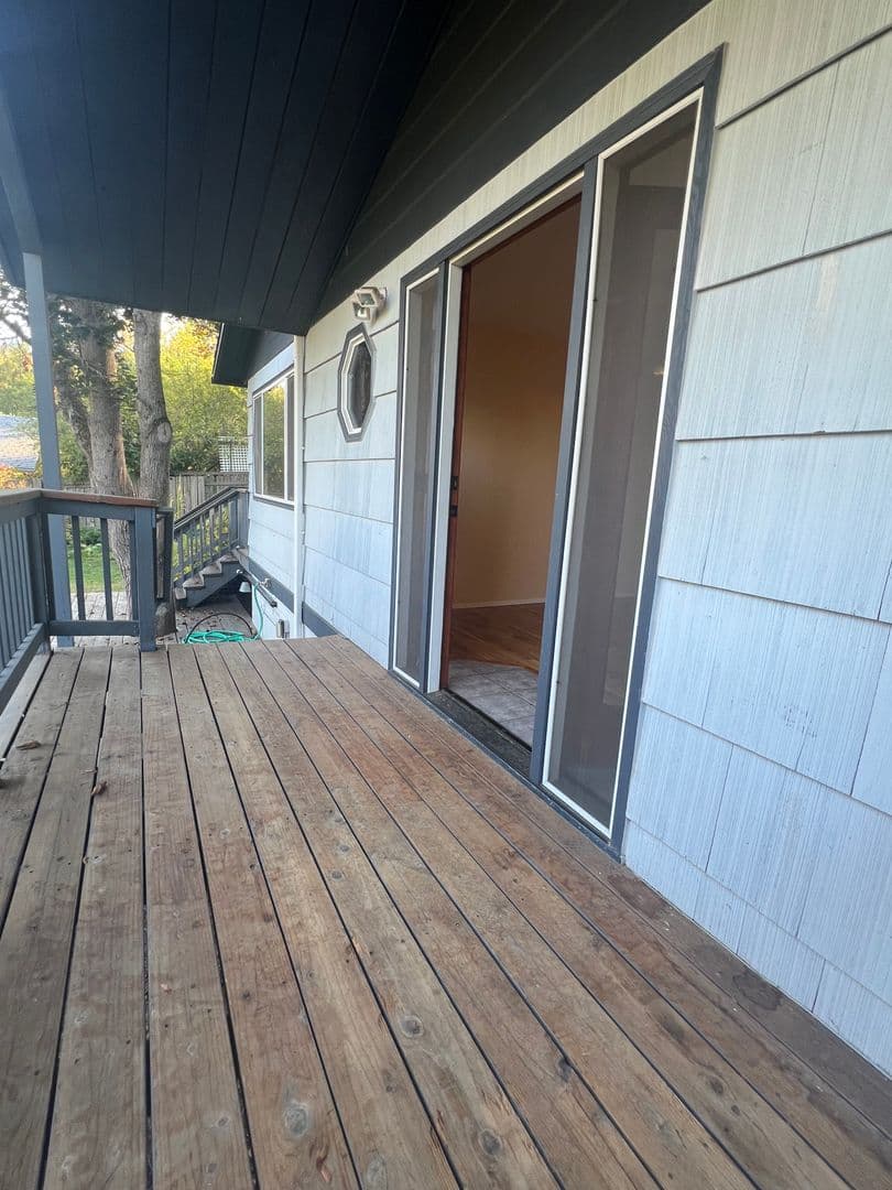 Ashland House: 840 Harmony Lane