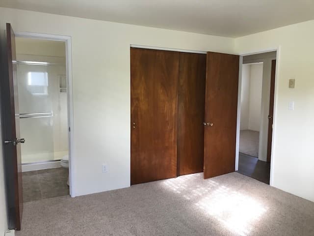 Ashland House: 212 W Nevada St