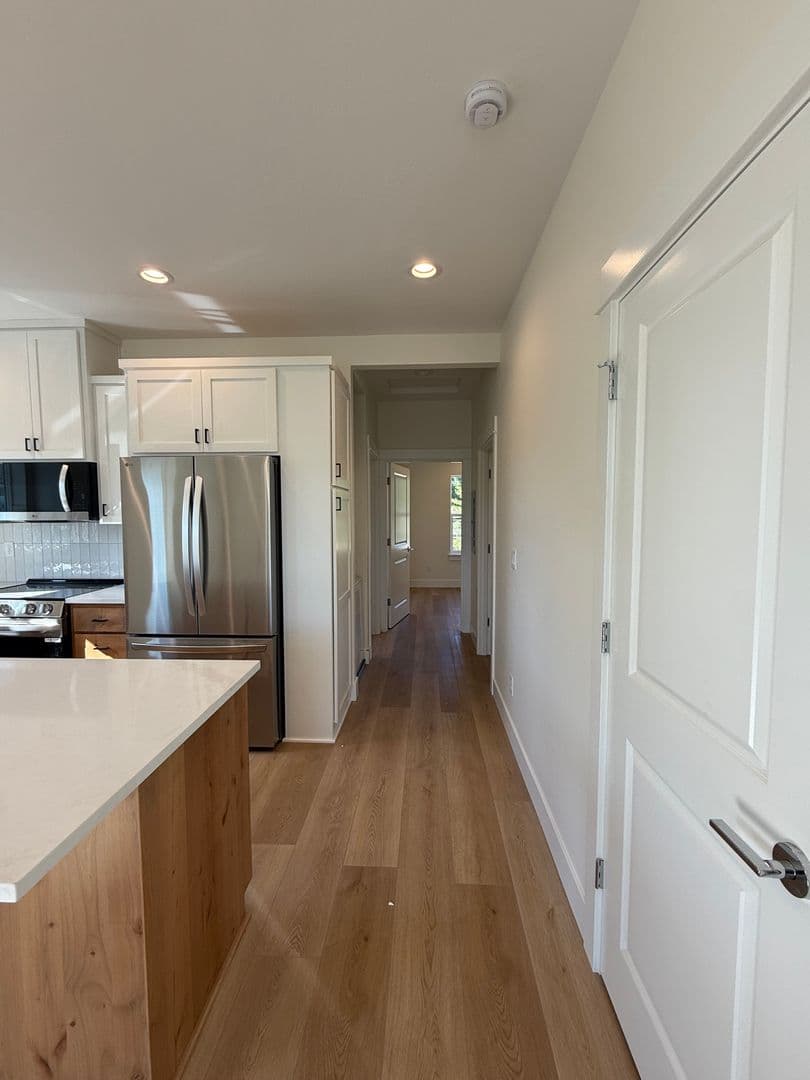 Talent Apartment: 615 Talent Ave. A