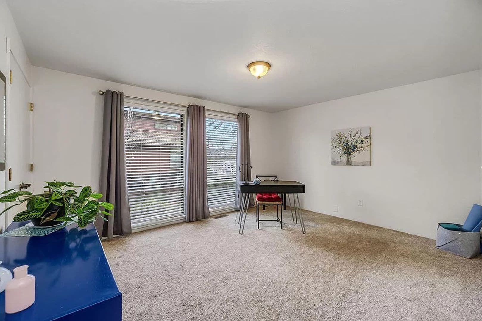 Ashland House: 163 E Hersey St
