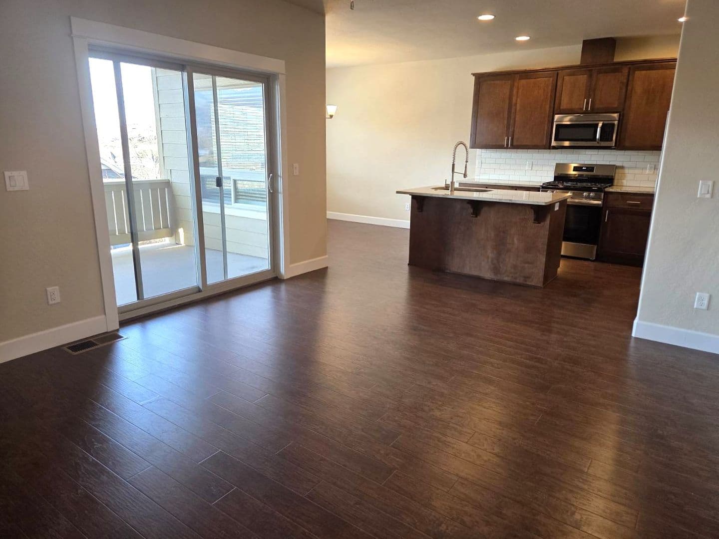 Ashland Townhome: 955 Camelot Dr