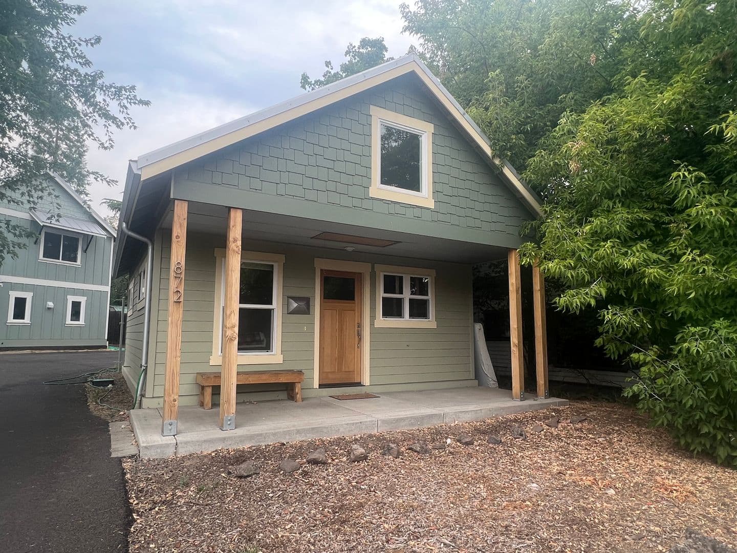 Ashland Apartment: 872 Siskiyou Blvd
