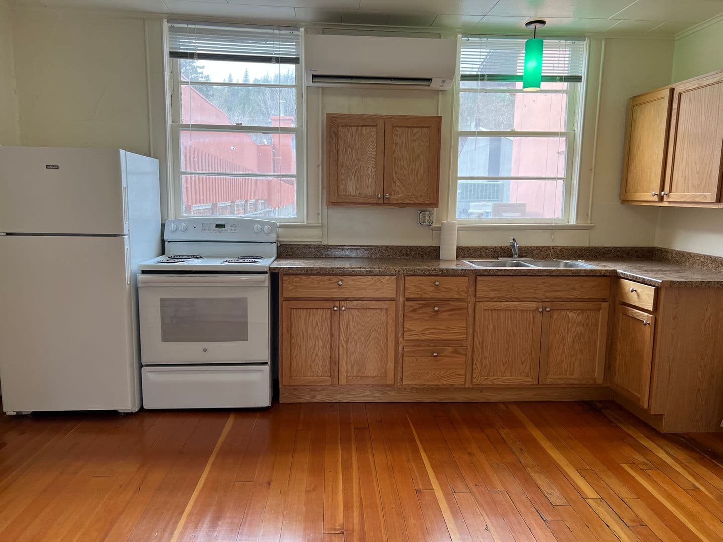 Ashland House: 13 N Main St #3