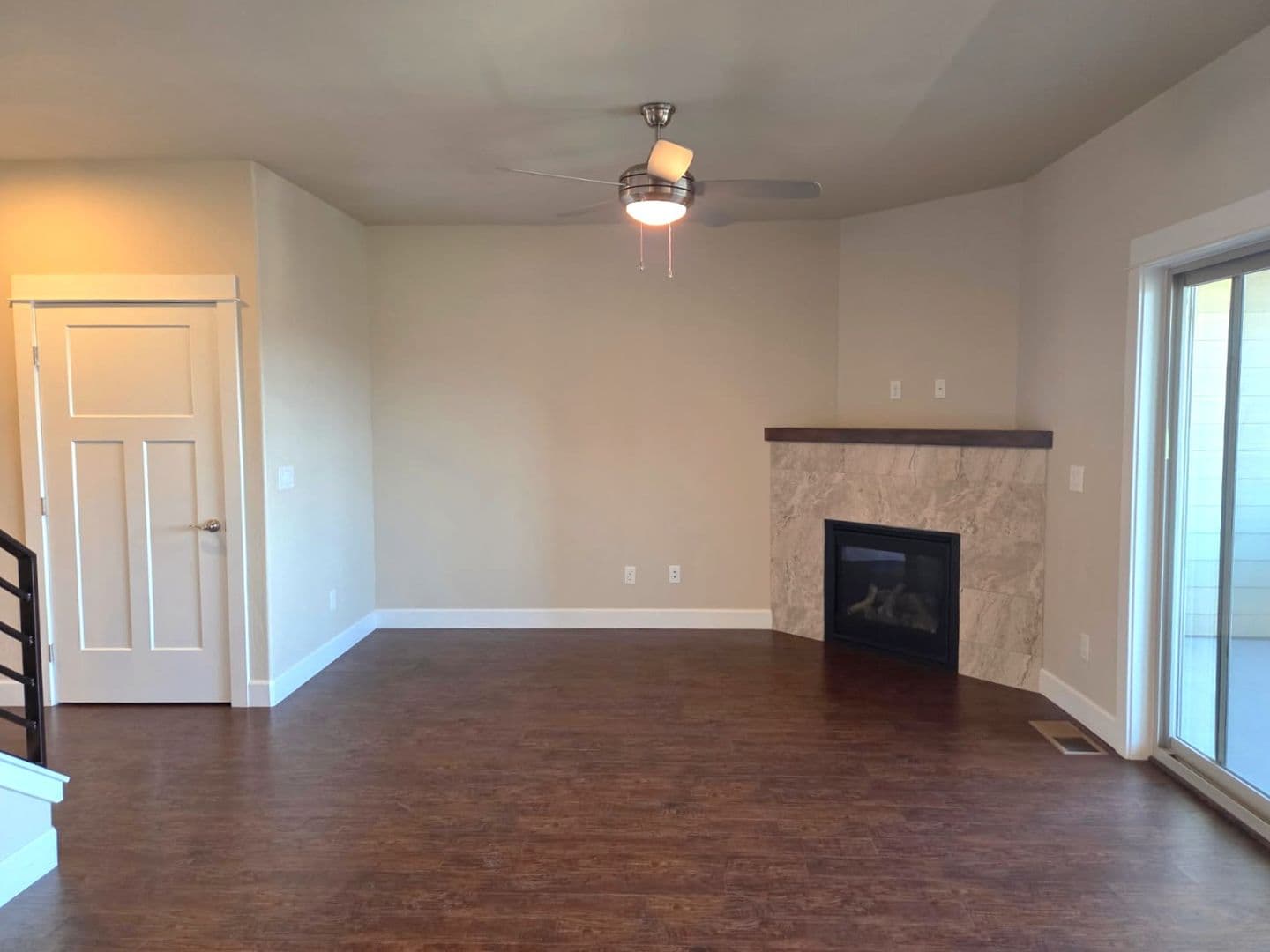 Ashland Townhome: 955 Camelot Dr