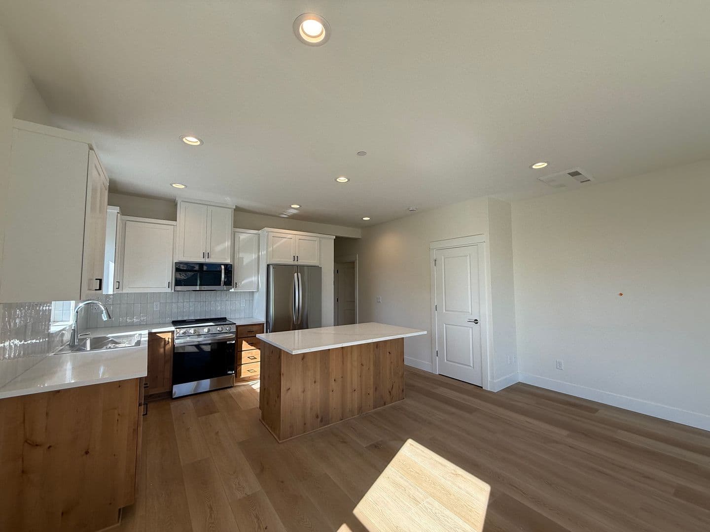 Talent Apartment: 615 Talent Ave. A