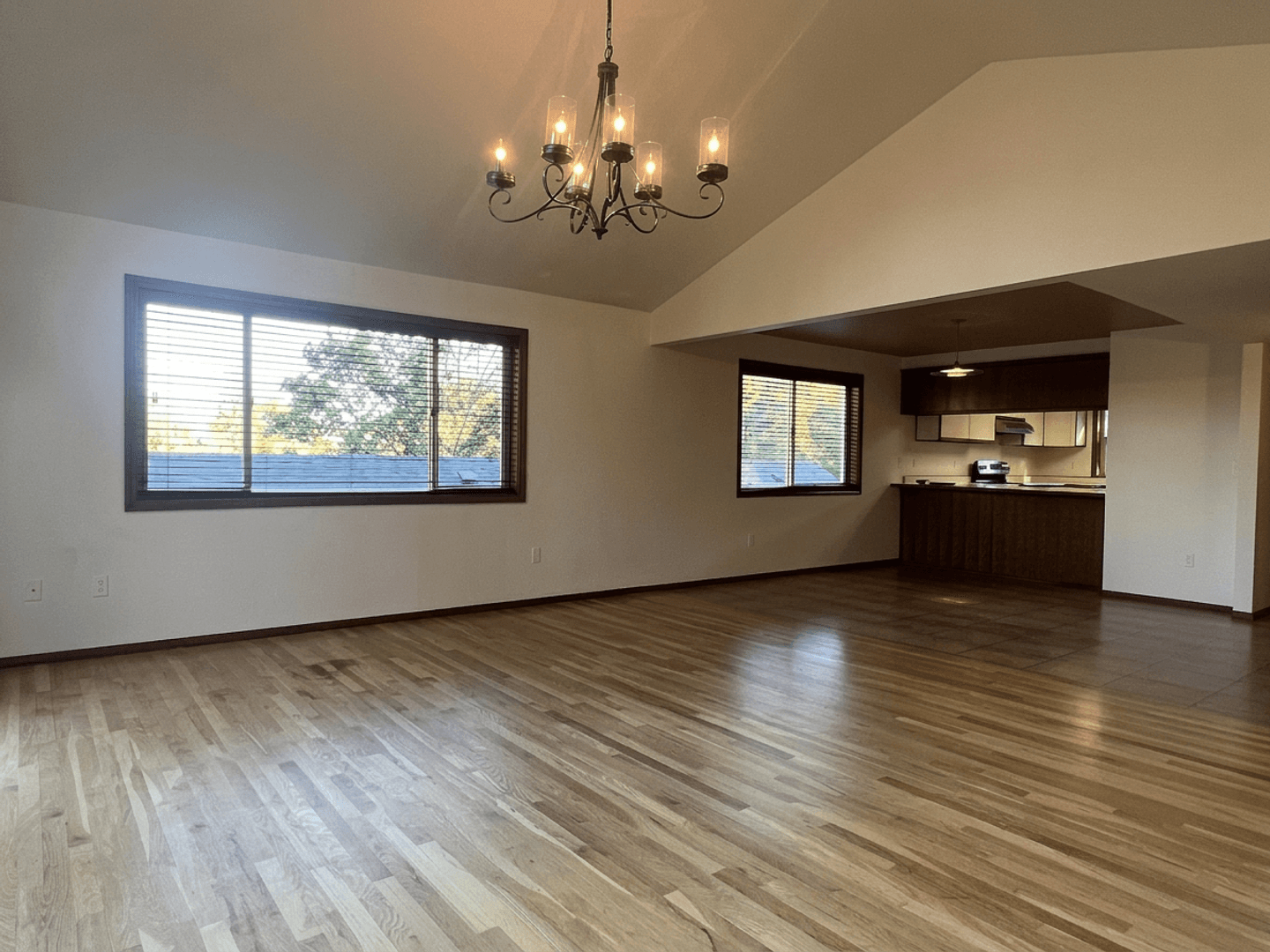 Ashland House: 250 Sheridan St