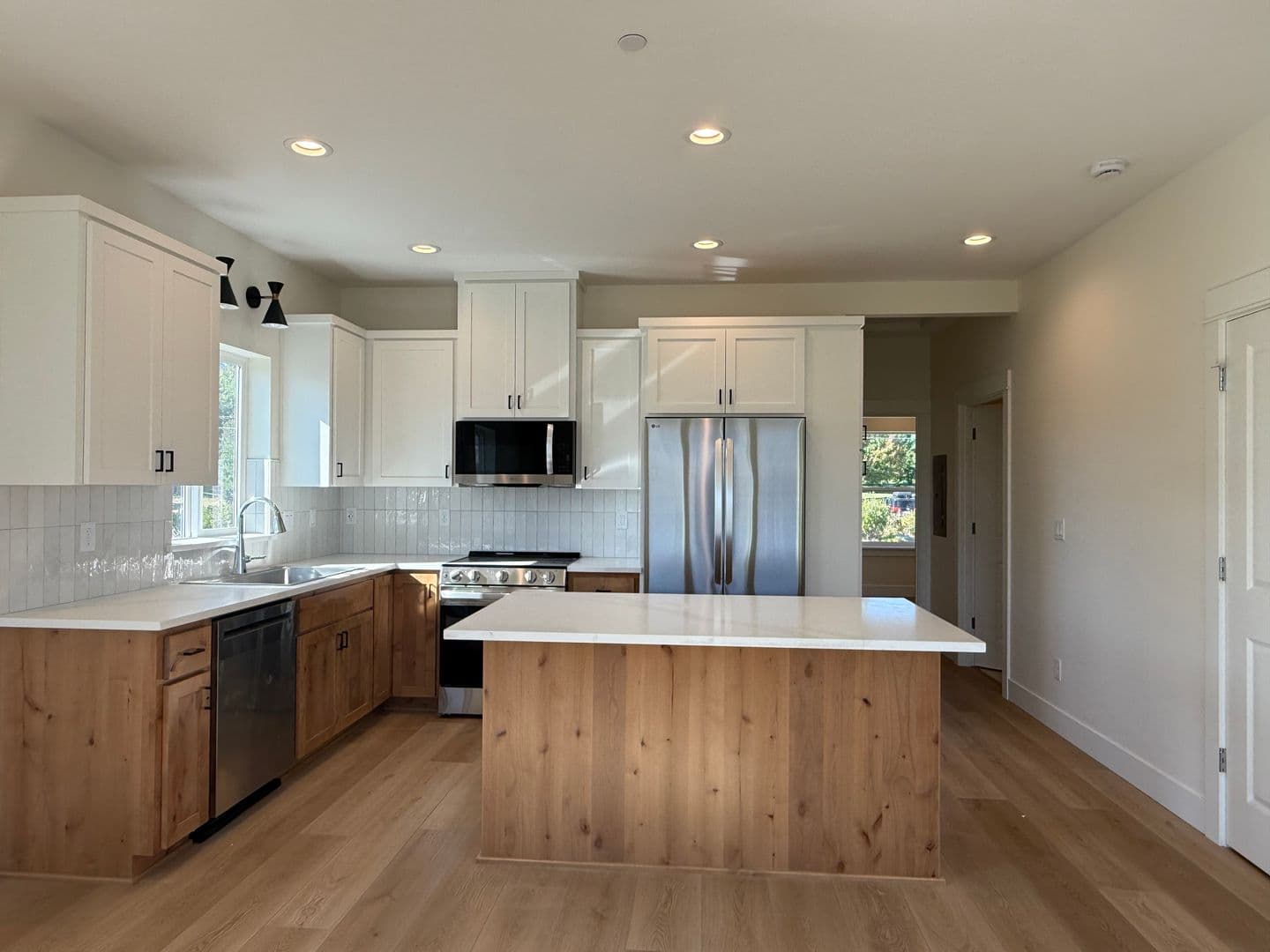 Talent Apartment: 615 Talent Ave. A