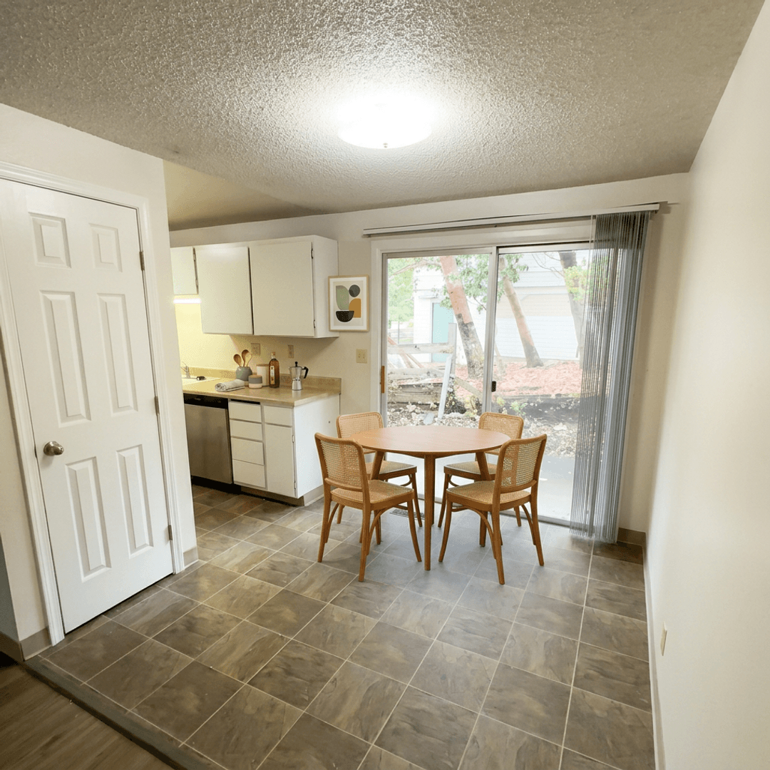 Ashland Apartment: 133 Gresham St - B
