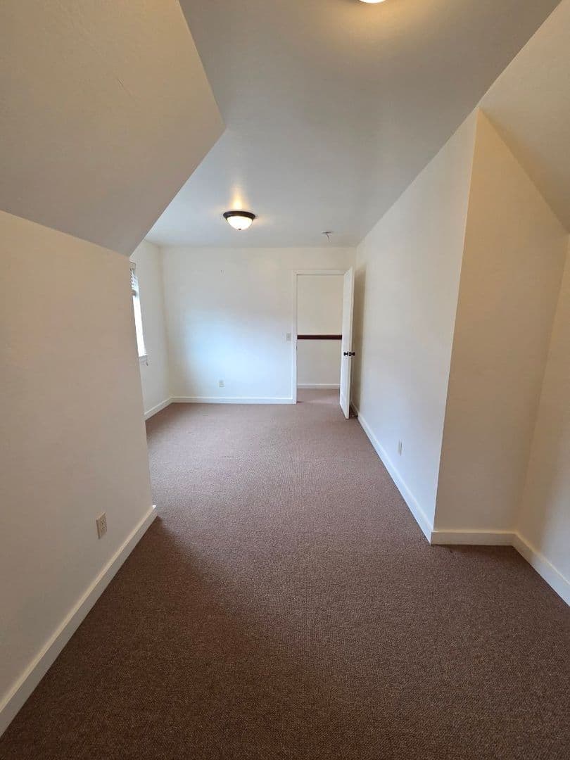 Ashland Townhome: 907 Bellview Ave