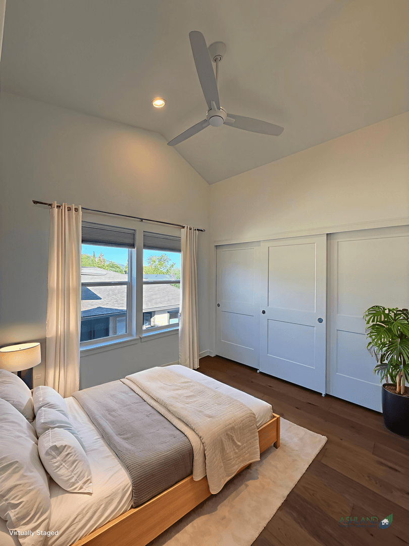 Ashland House: 1285 Hagen Way