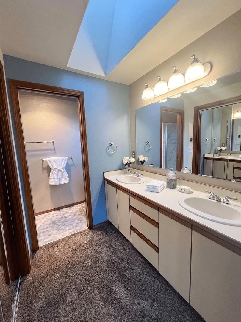 Ashland House: 250 Sheridan St