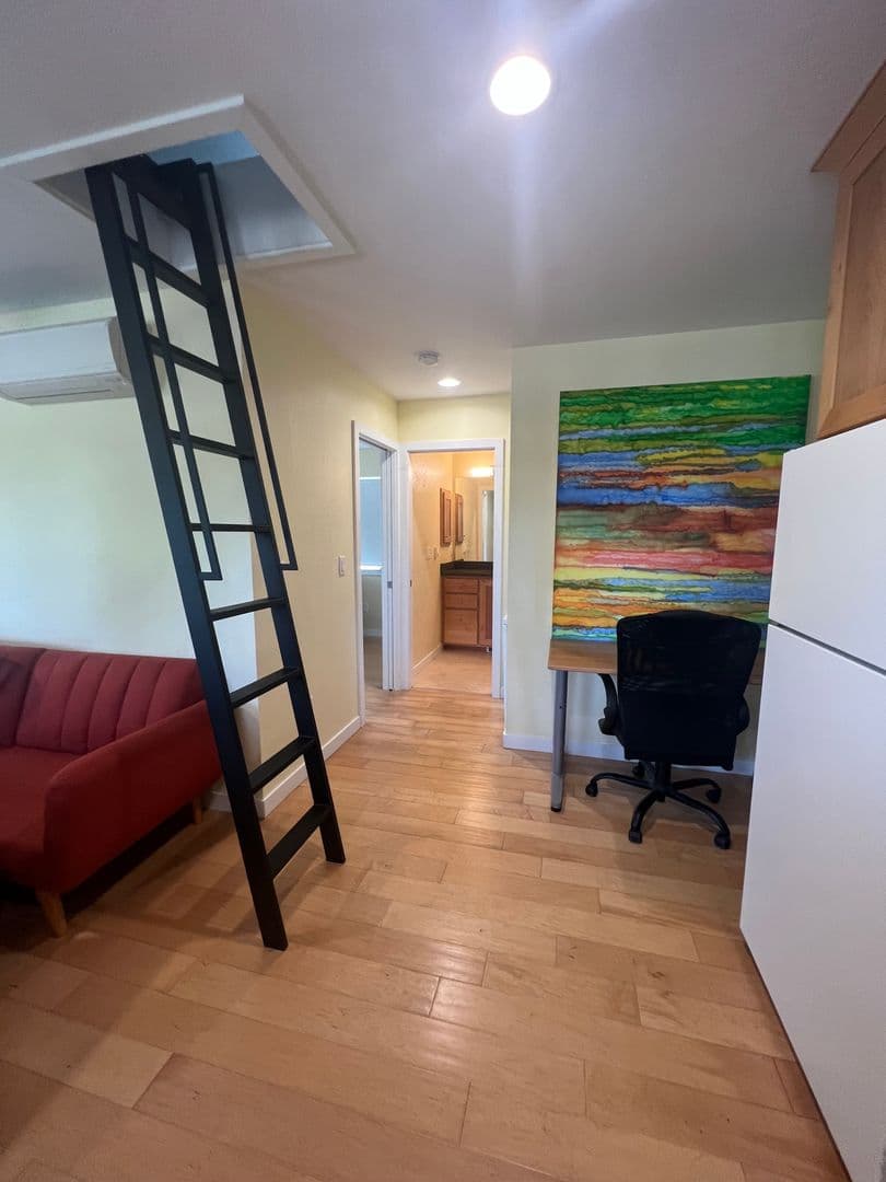 Ashland Apartment: 872 Siskiyou Blvd
