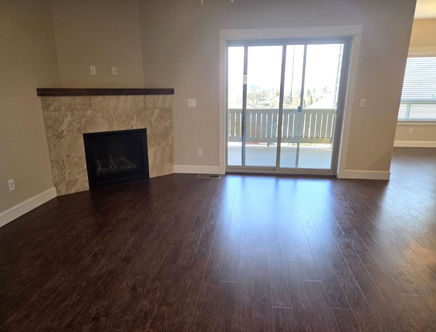 Ashland Townhome: 955 Camelot Dr