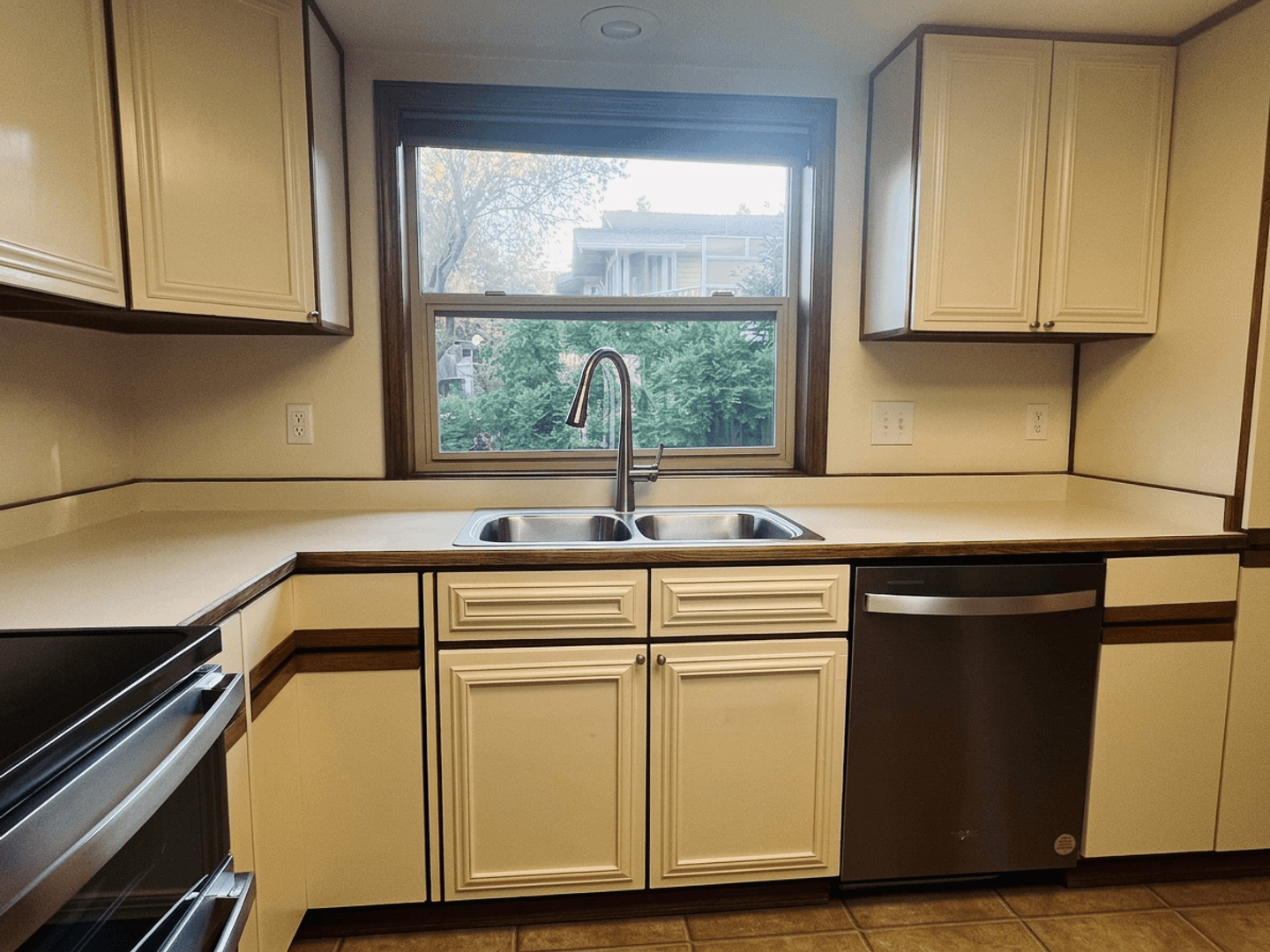 Ashland House: 250 Sheridan St