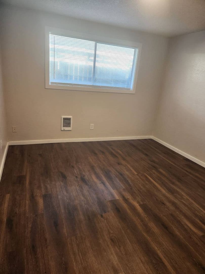 Medford Apartment: 230 Beatty St #2