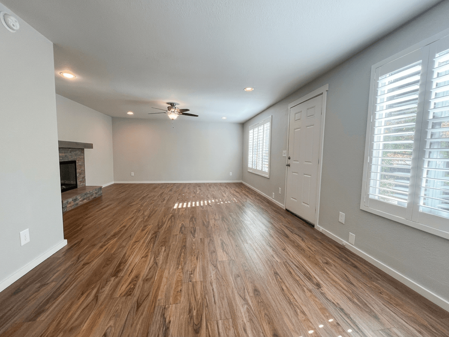 Ashland Apartment: 373 Iowa St