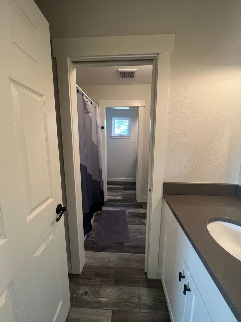 Ashland Apartment: 878 Siskiyou Blvd