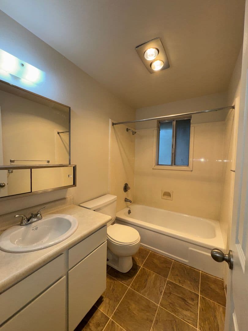 Ashland Apartment: 133 Gresham St - B