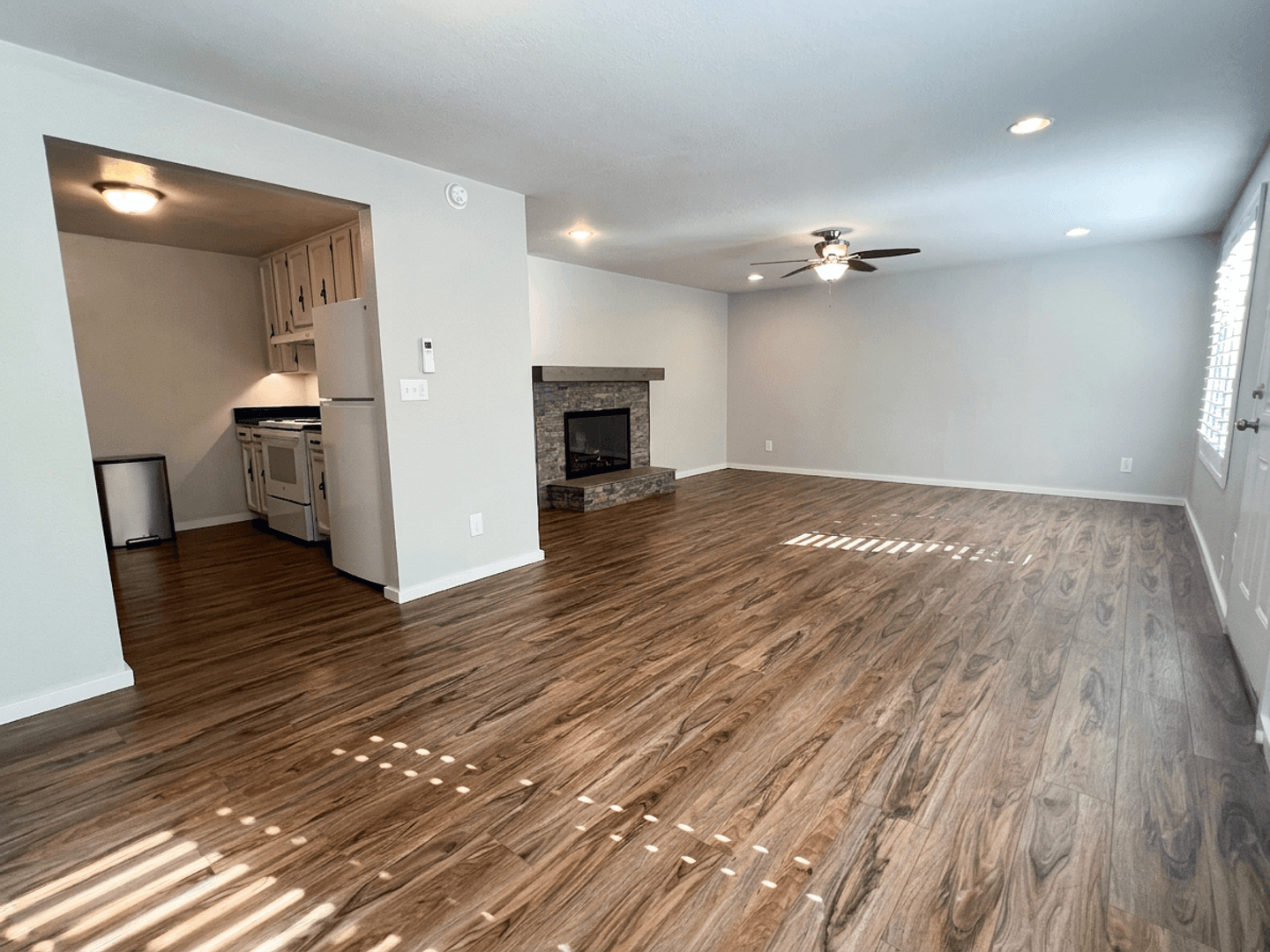 Ashland Apartment: 373 Iowa St