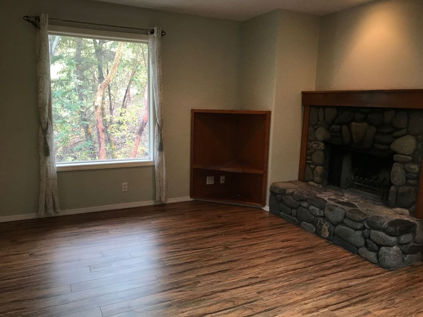 Ashland Apartment: 512 Granite St - Apartment