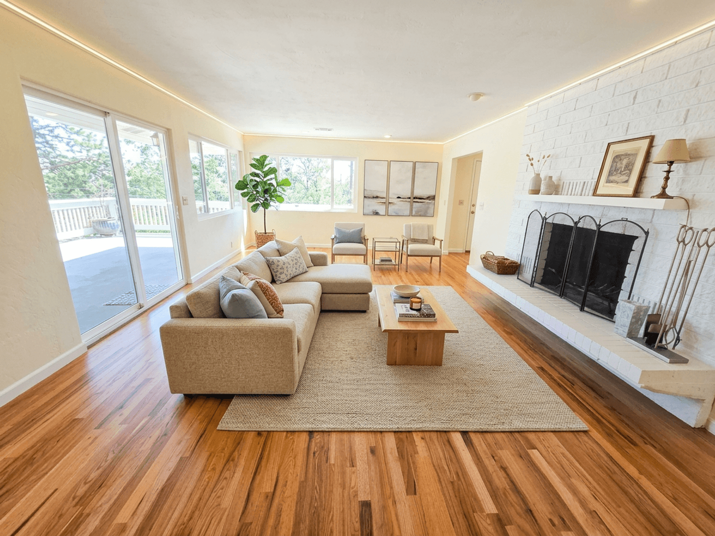 Ashland House: 495 Jennifer St