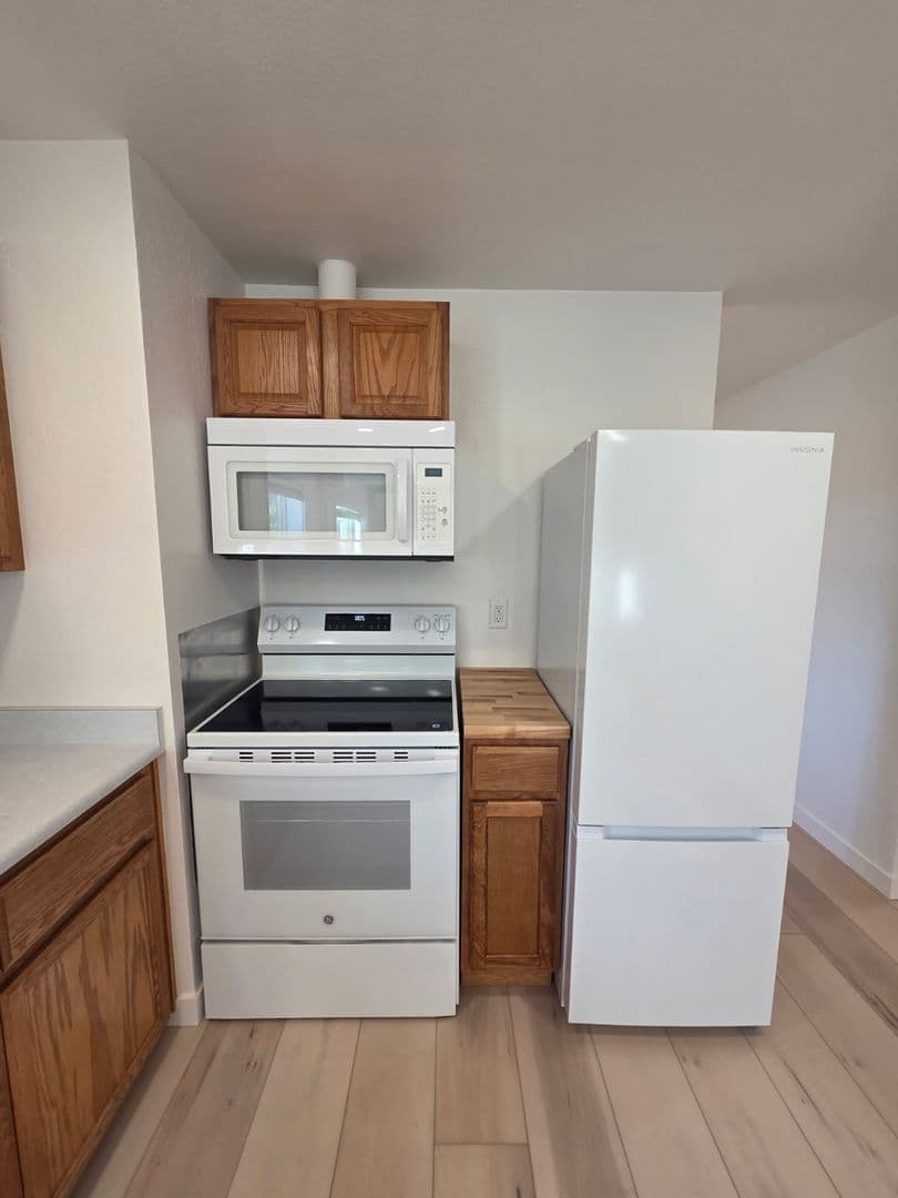 Ashland Apartment: 159 Church St