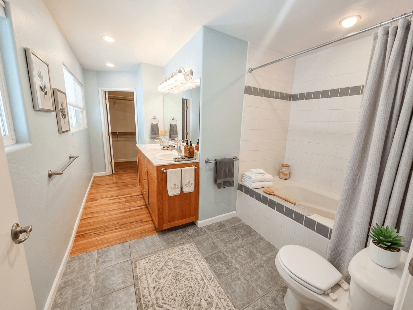 Ashland House: 495 Jennifer St
