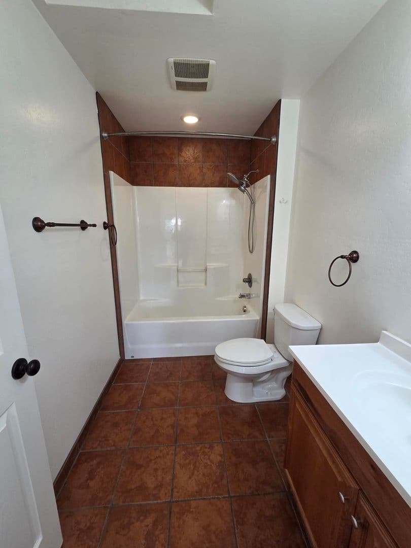 Ashland Townhome: 907 Bellview Ave