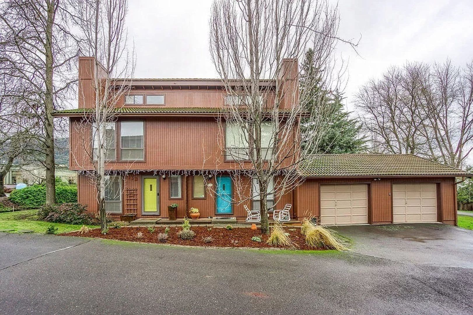 Ashland House: 163 E Hersey St