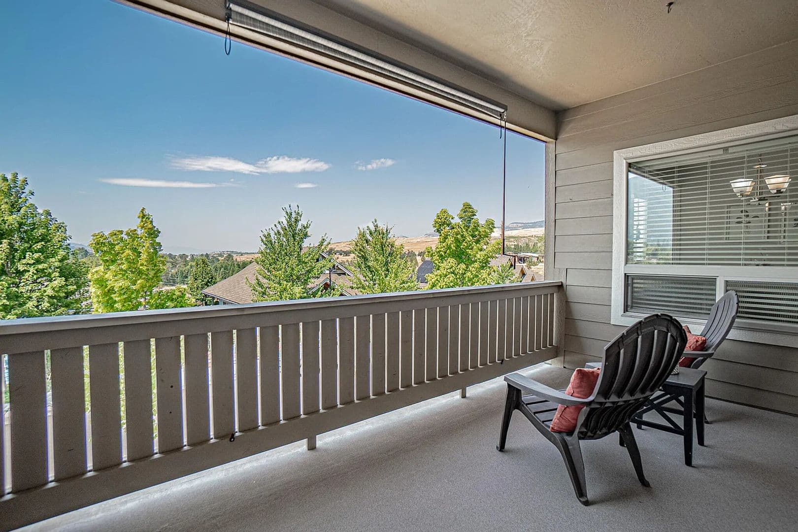 Ashland Townhome: 955 Camelot Dr