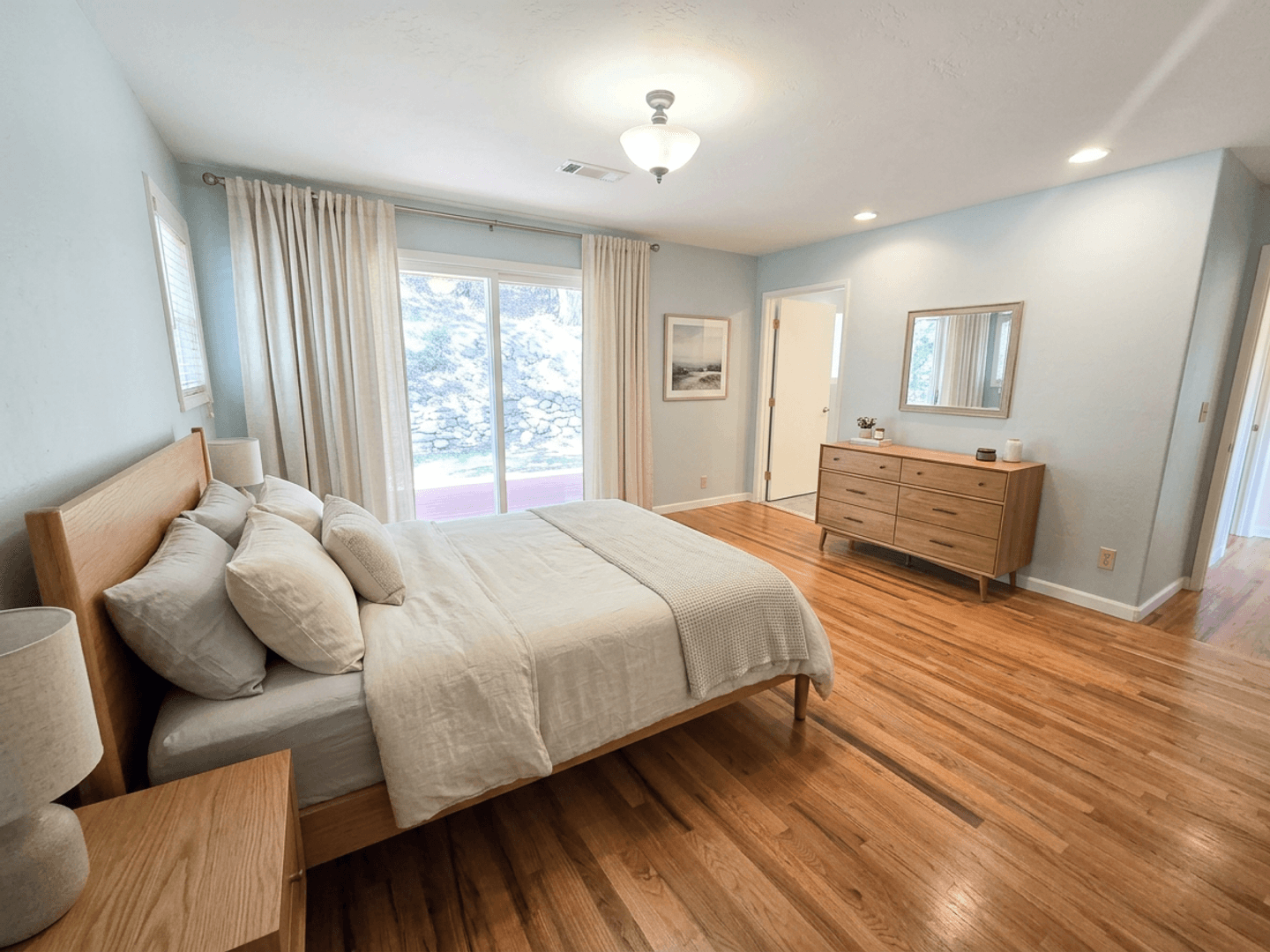 Ashland House: 495 Jennifer St