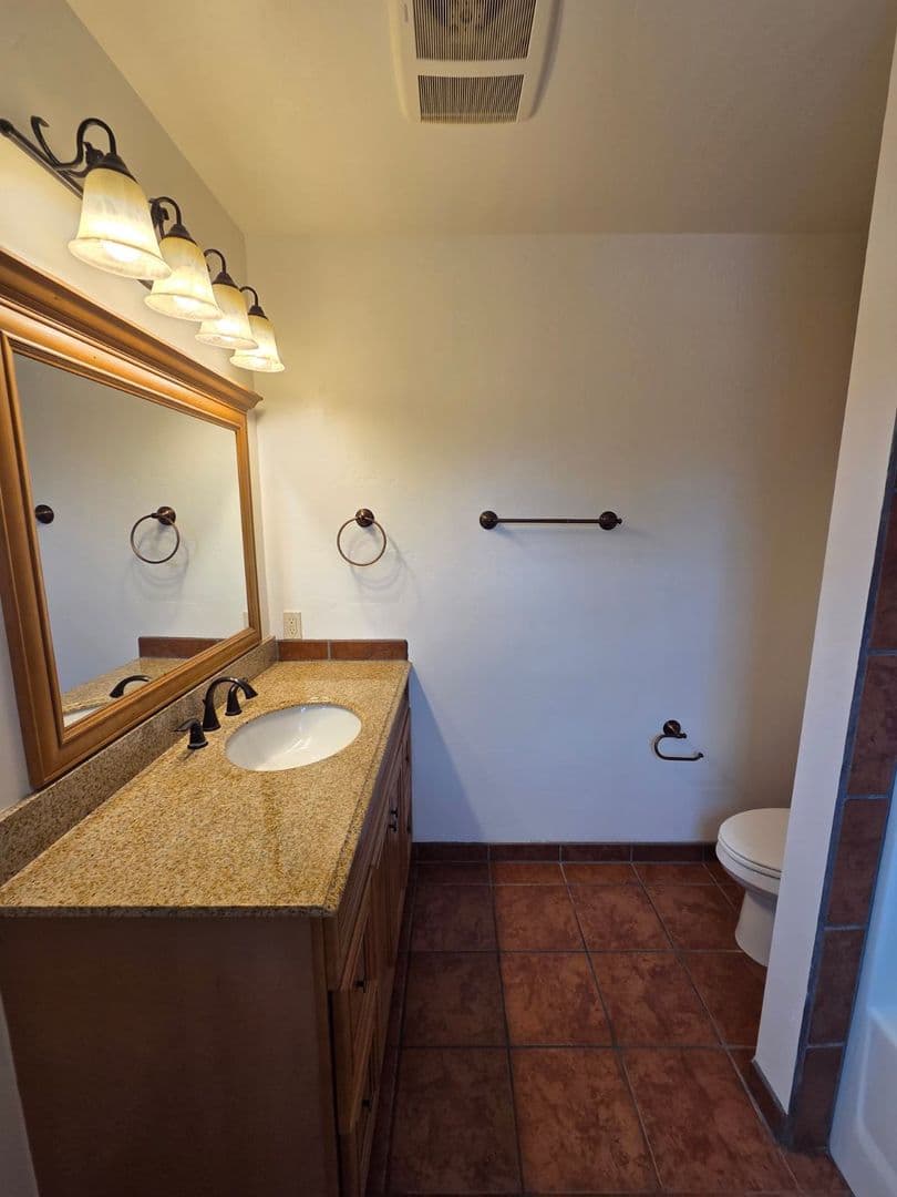 Ashland Townhome: 907 Bellview Ave