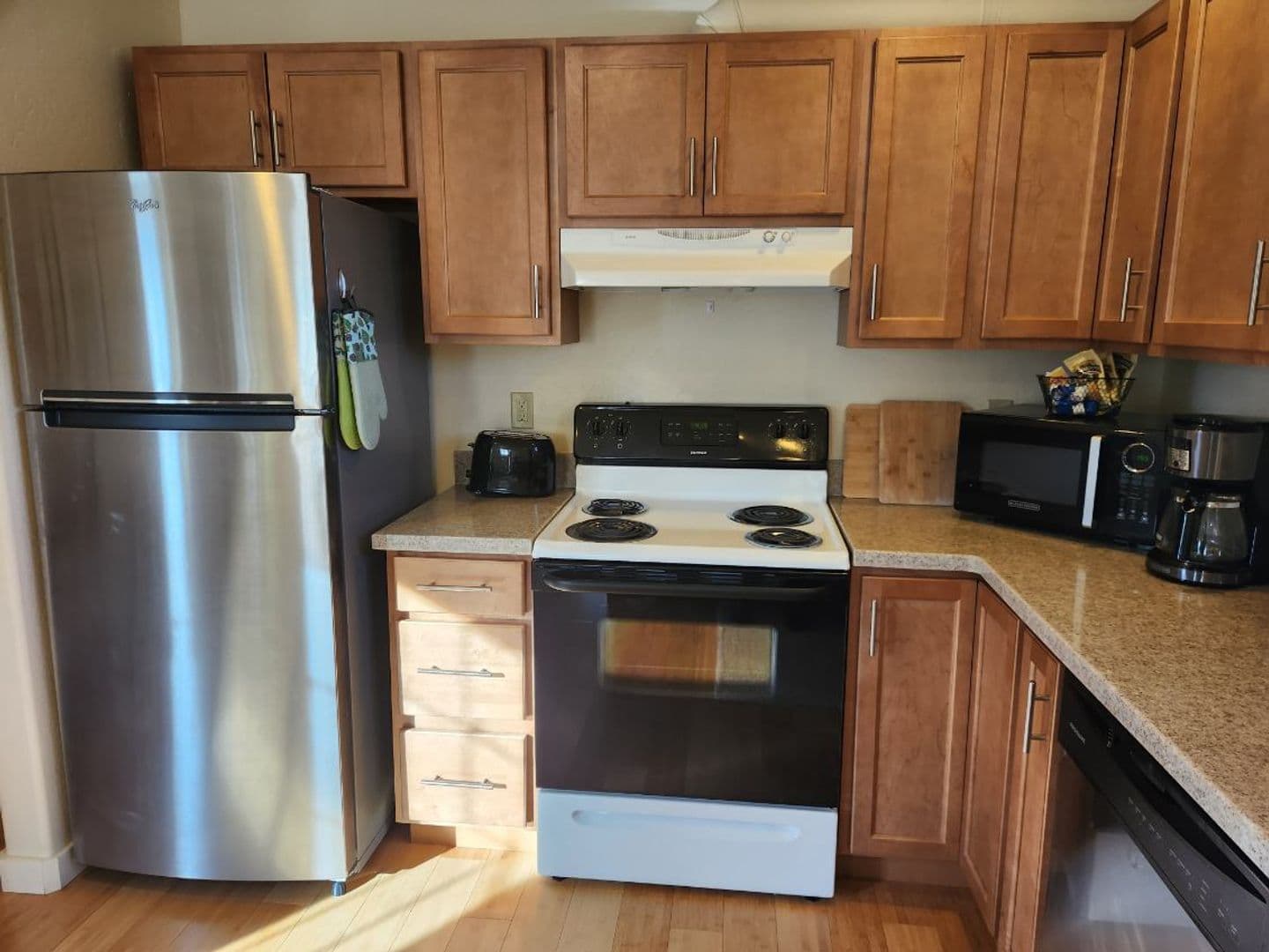 Ashland Apartment: 1280 Oak St - Miranda Carriage House #1