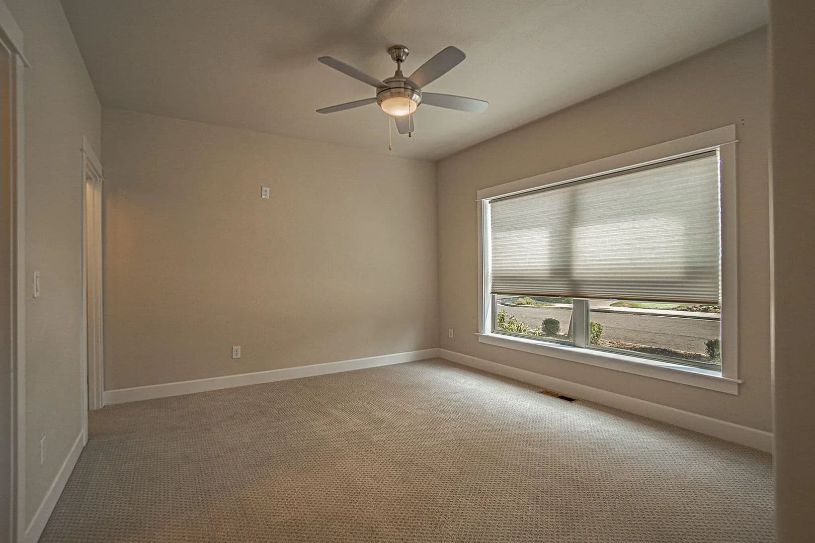 Ashland Townhome: 955 Camelot Dr