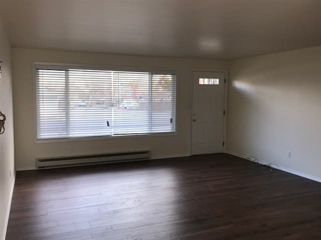 Ashland House: 212 W Nevada St