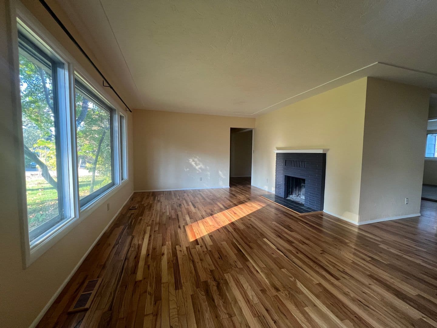 Ashland House: 840 Harmony Lane