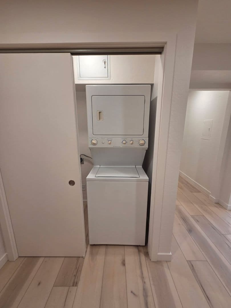 Ashland Apartment: 159 Church St