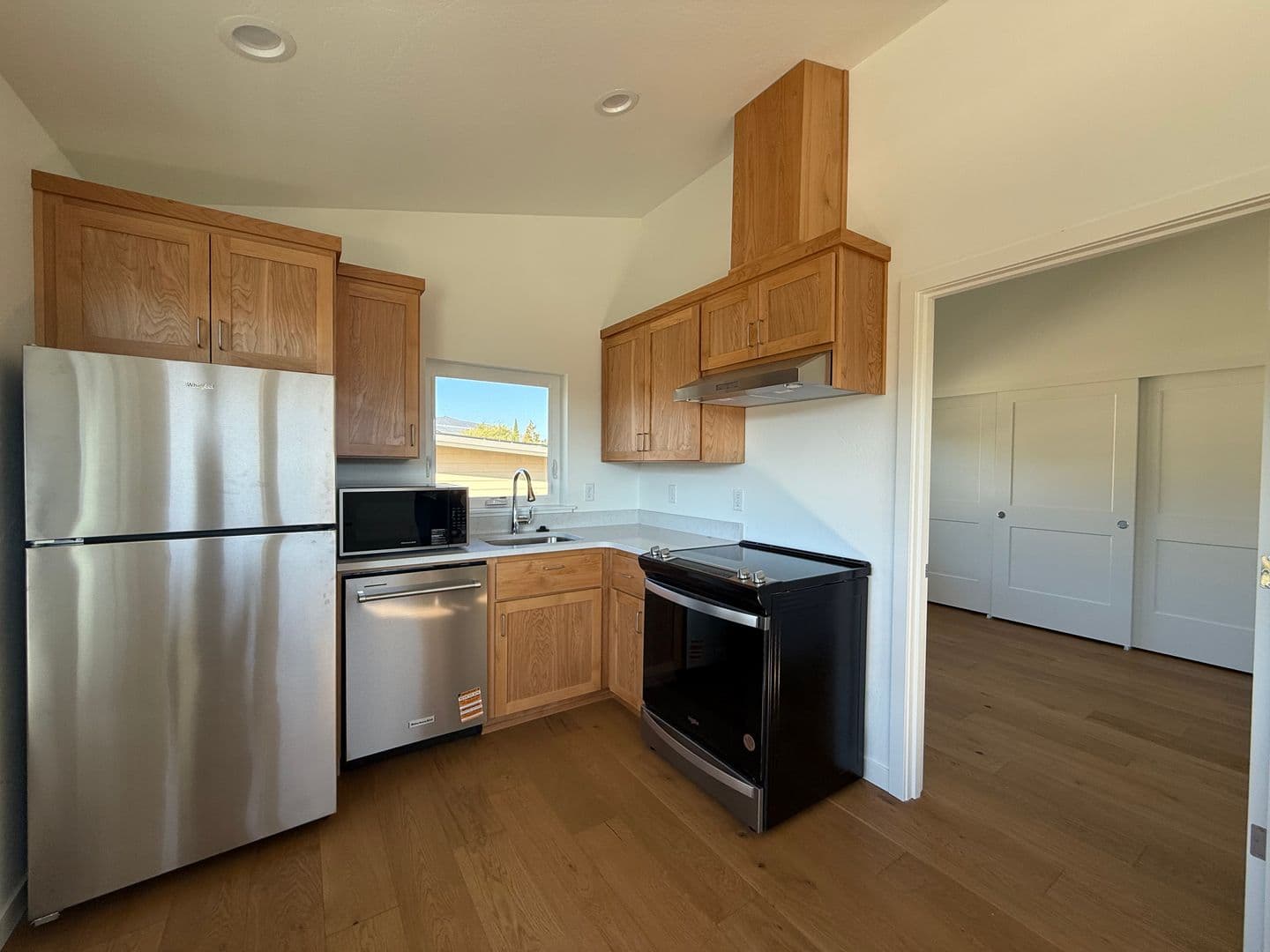 Ashland House: 1285 Hagen Way