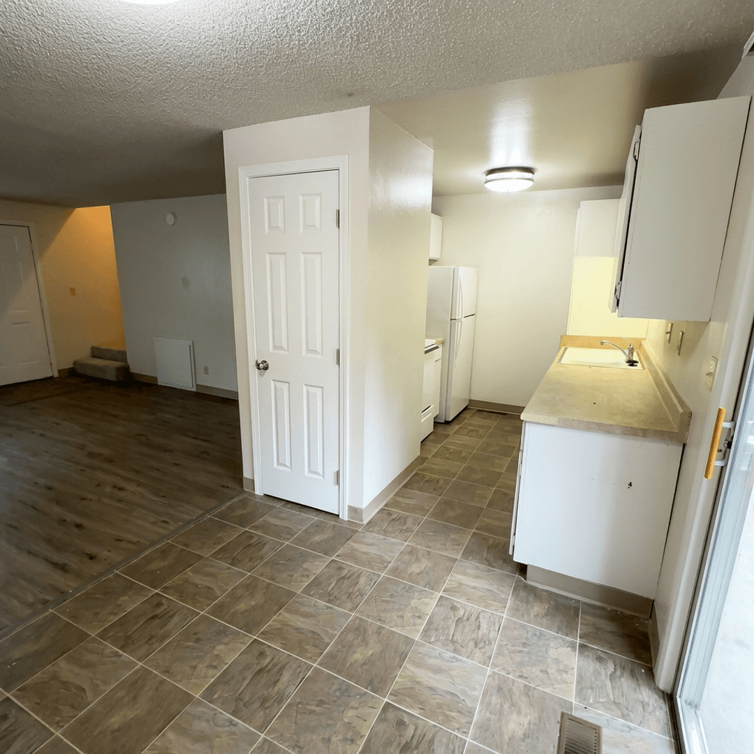 Ashland Apartment: 133 Gresham St - B