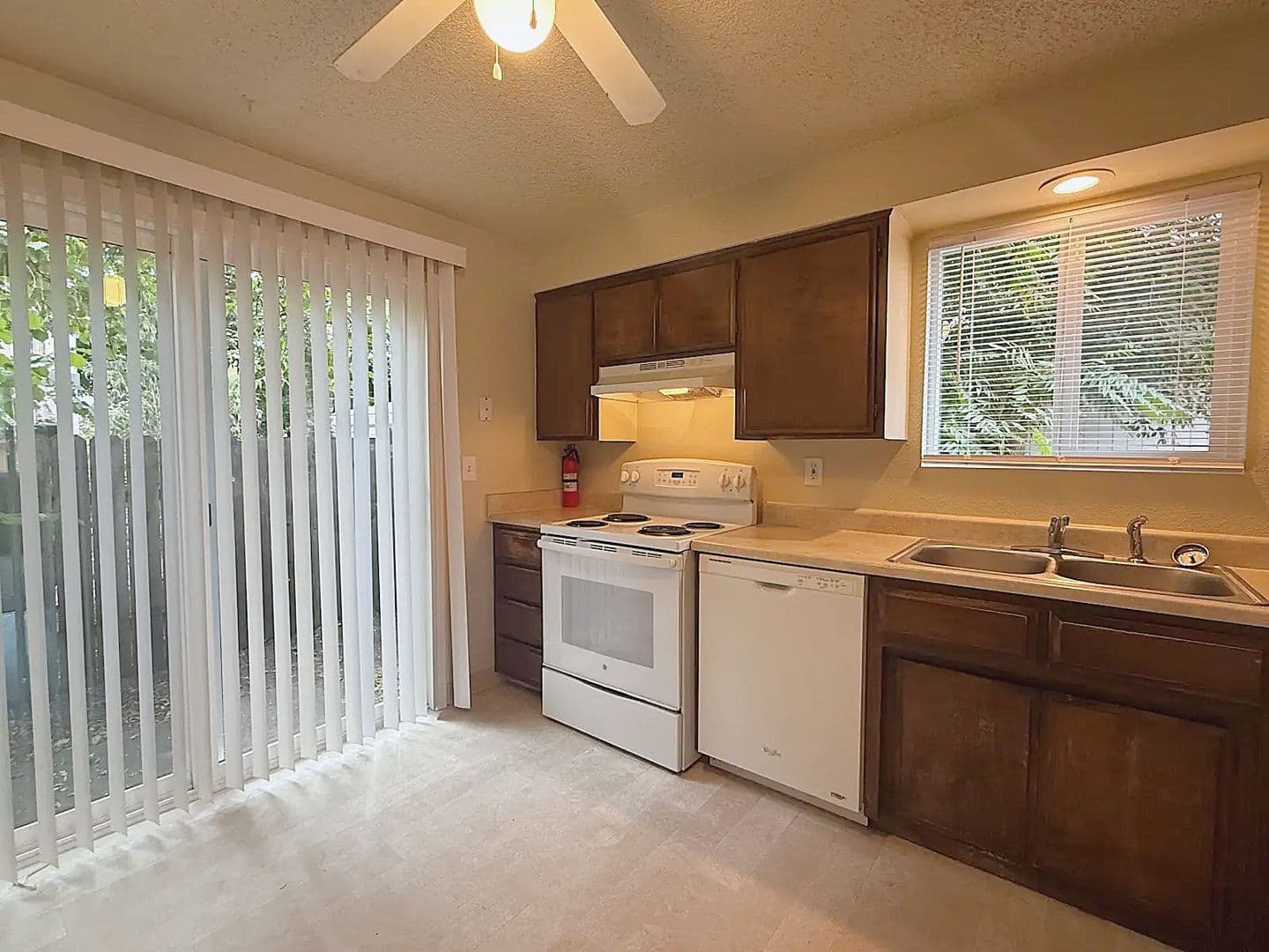 Ashland Apartment: 1276 Quincy St