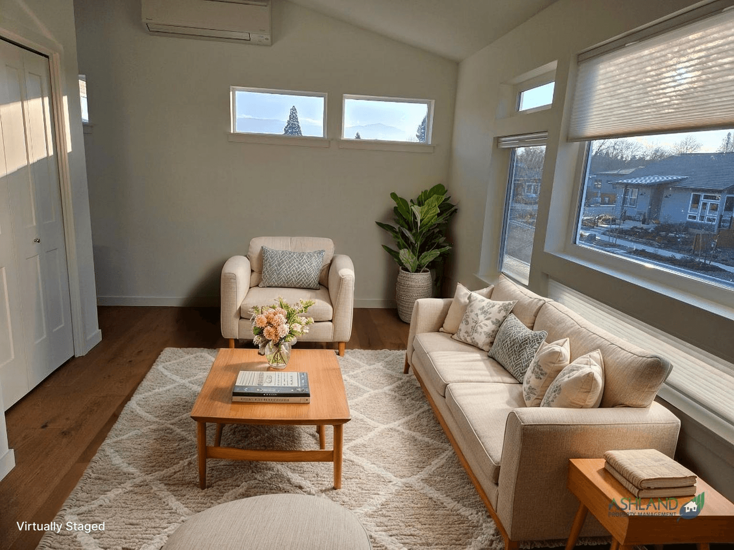 Ashland House: 1285 Hagen Way