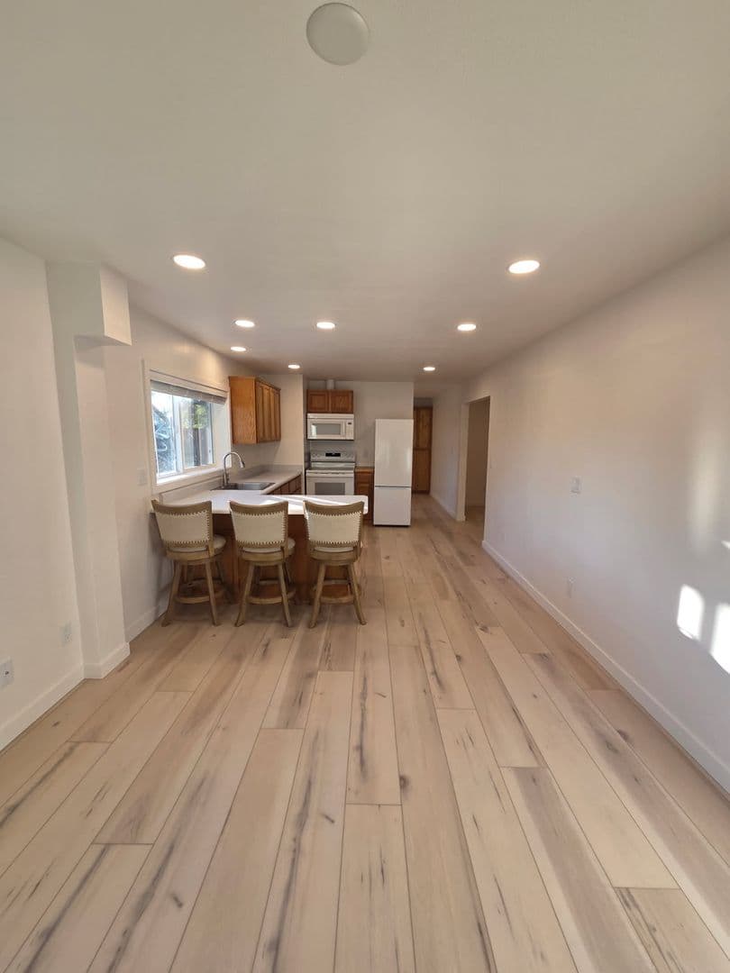 Ashland Apartment: 159 Church St