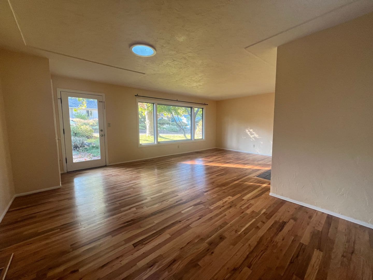 Ashland House: 840 Harmony Lane