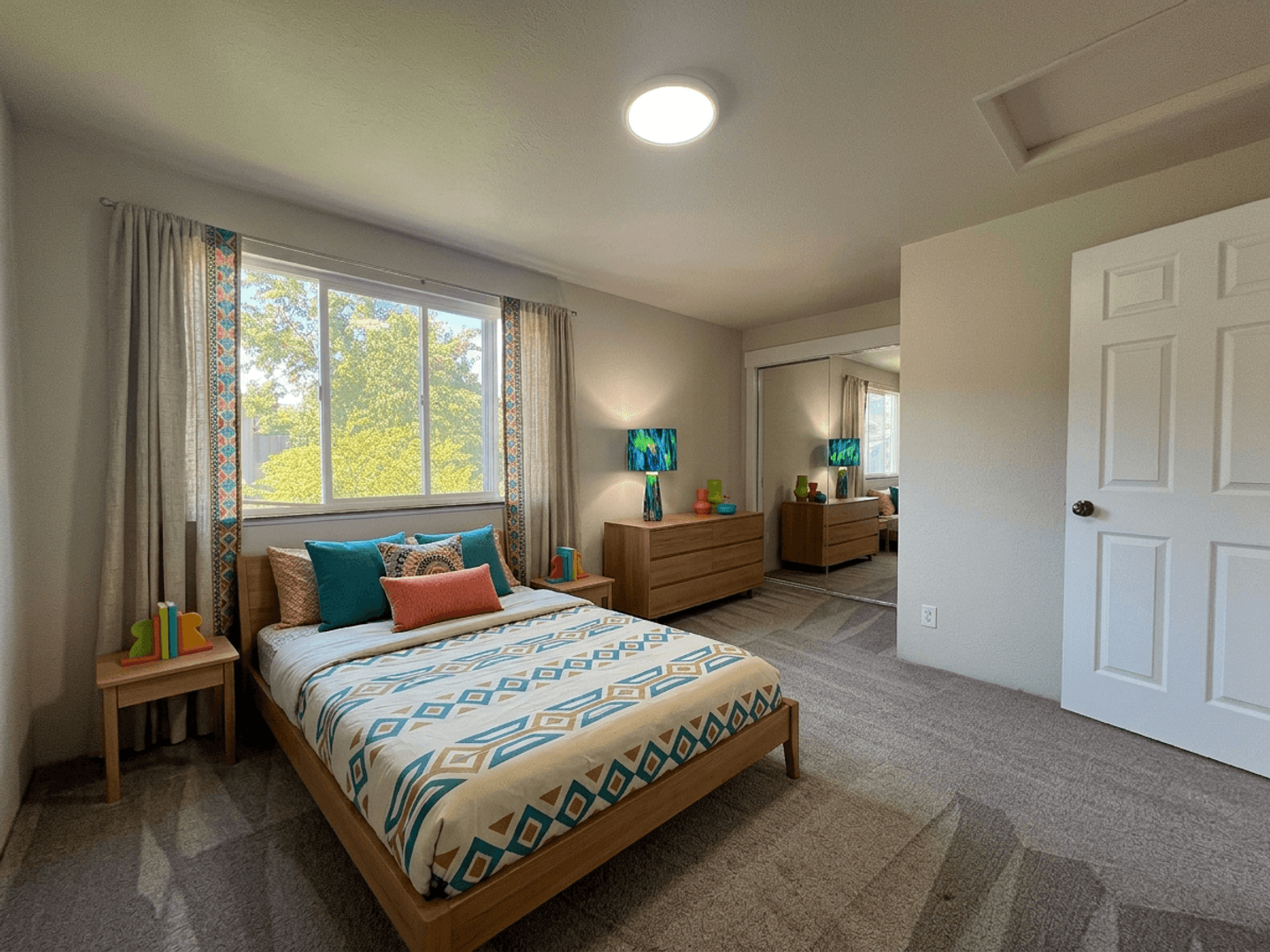Ashland Apartment: 1069 E Main St